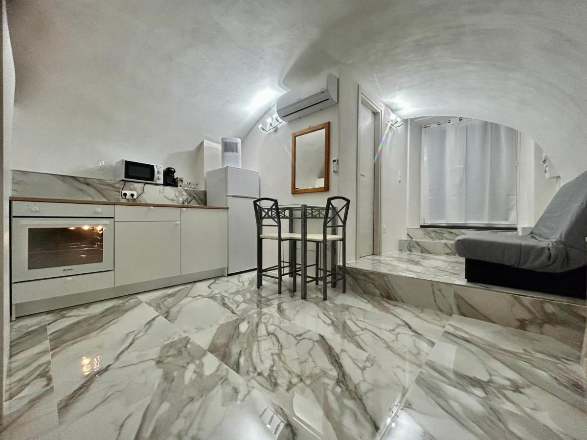 Cave House Apartment Menton Bagian luar foto