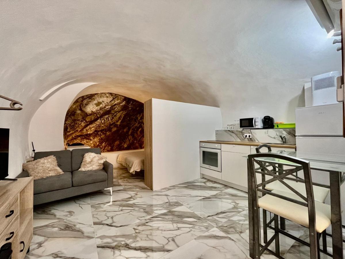 Cave House Apartment Menton Bagian luar foto